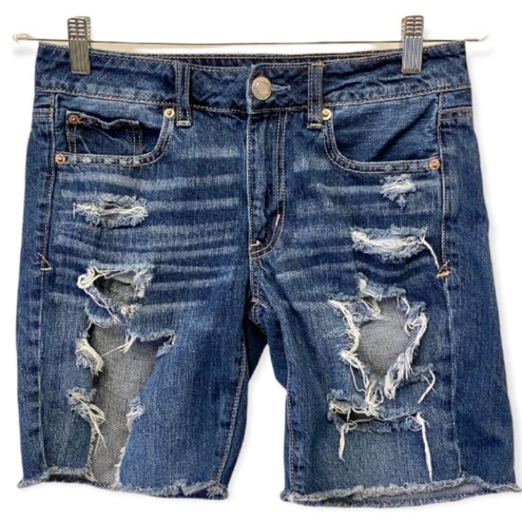American Eagle Tomgirl Bermuda Distressed Cut Offs Denim Shorts Sz 2 - Picture 2 of 6